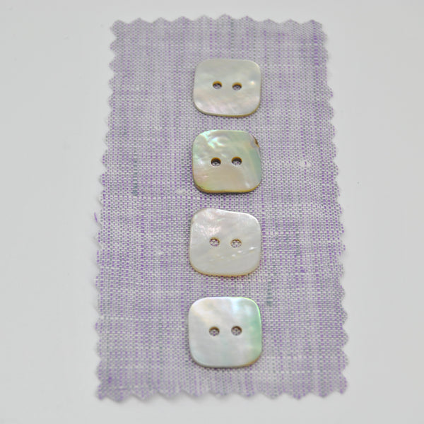 Button - Akoya Shell - Square 18mm